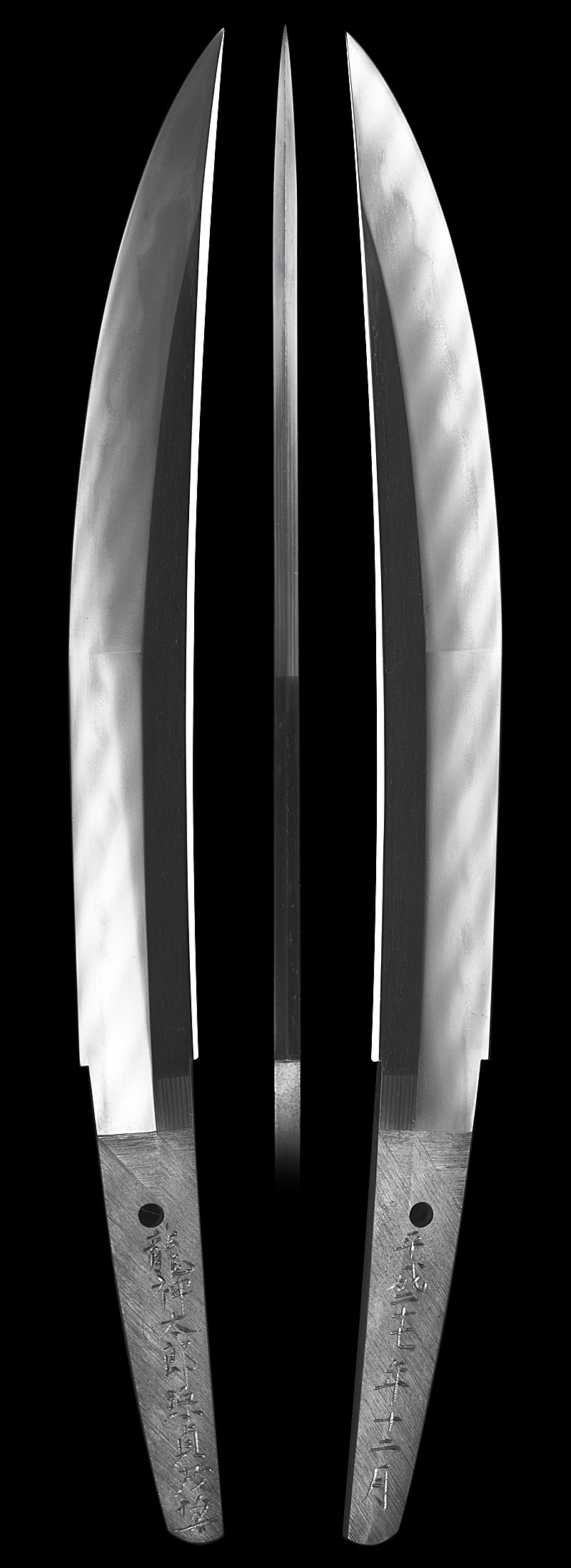 短刀　龍神太郎源貞茂　(花押) (おそらく造り)　　　平成二十七年十二月Picture of whole