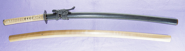 katana (kiku mon) [tanba-no-kami yoshimichi]     (kyouto tanba-no-kami yoshimichi 4 generation) Picture of SAYA